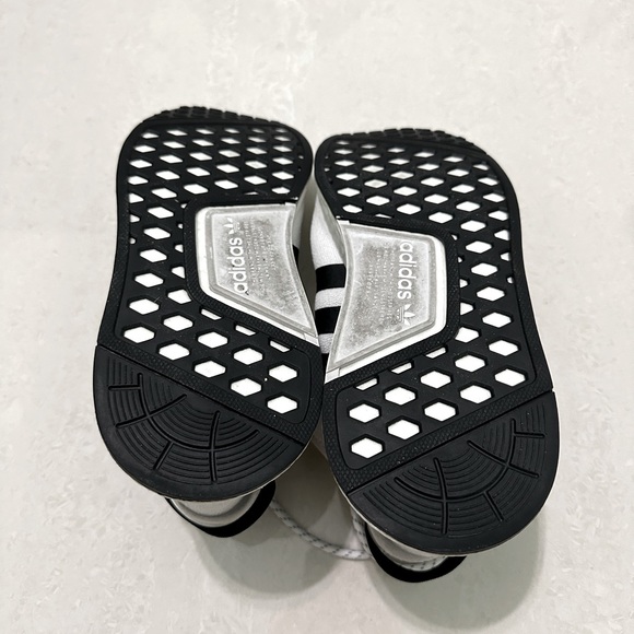 Adidas White NMD R1 V2 - Picture 5 of 6